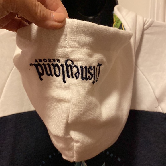 Awesome Disney Sweatshirt Blue and White. size L - Picture 7 of 8